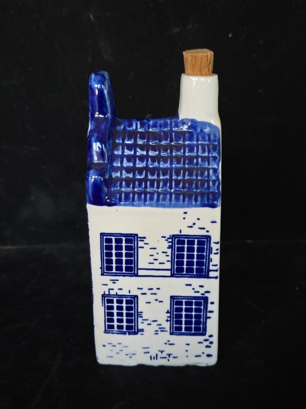 Delft Blauw Hand Painted Blue Porcelain Building decanter w/cork - Picture 3 of 6